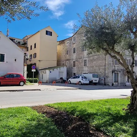 Апартаменты Gem Old Town Center