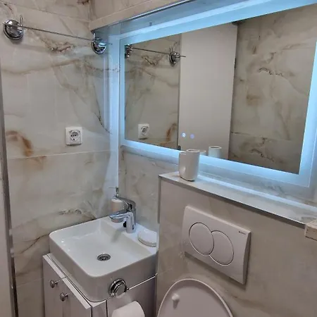 Gem Old Town Center Apartment