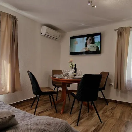 Gem Old Town Center Apartment *